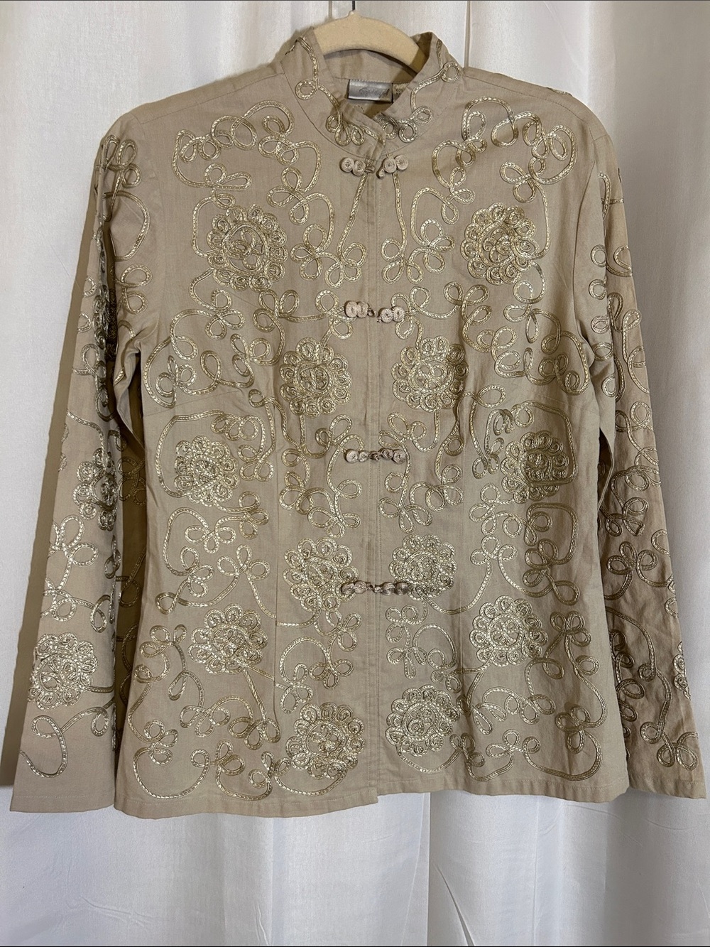 Vintage Spiegel Beige Mandarin Collar Button-Down with Gold Embroidery